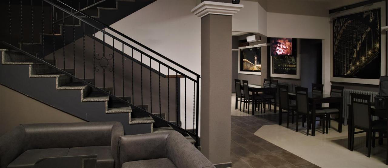 Hotel Ambasador Bitola Ngoại thất bức ảnh